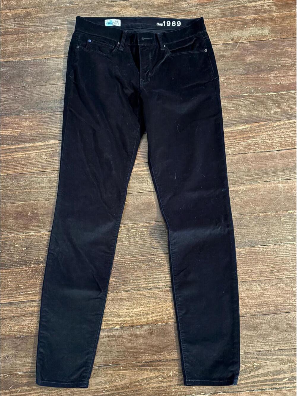 312. GAP VELVET JEANS